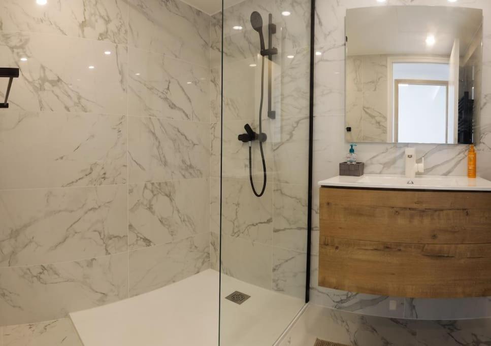 Port Azur Apartment Валорис Екстериор снимка