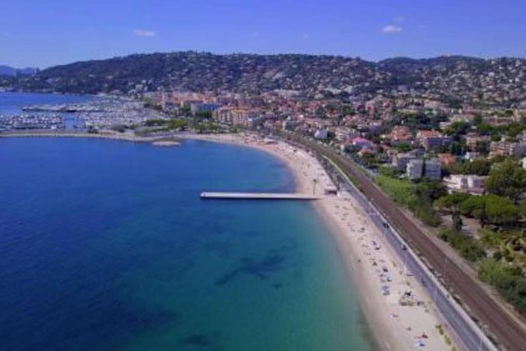 Port Azur Apartment Валорис Екстериор снимка