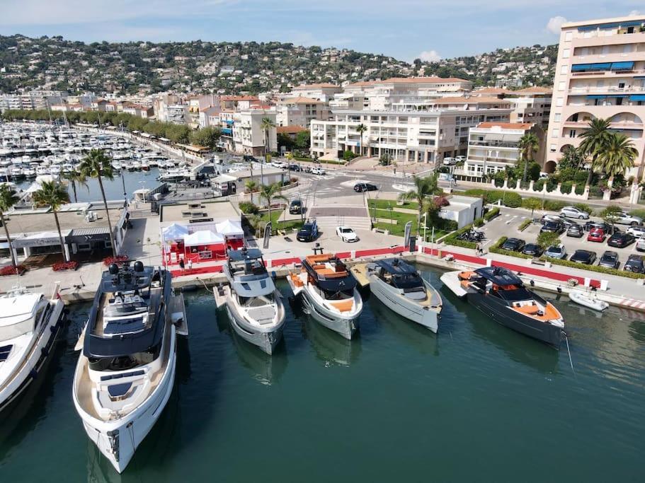 Port Azur Apartment Валорис Екстериор снимка