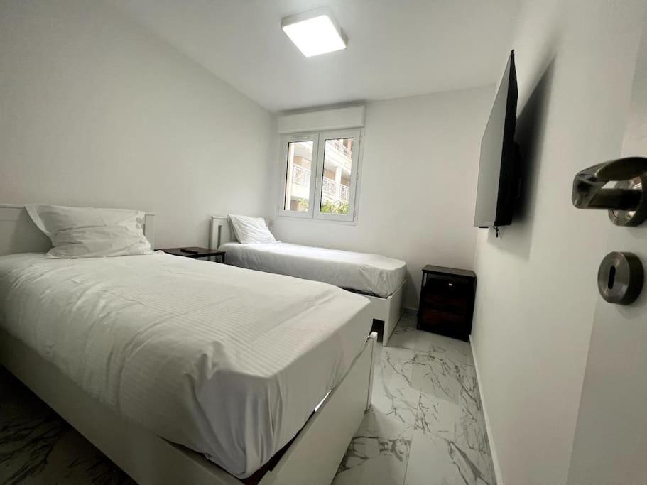 Port Azur Apartment Валорис Екстериор снимка