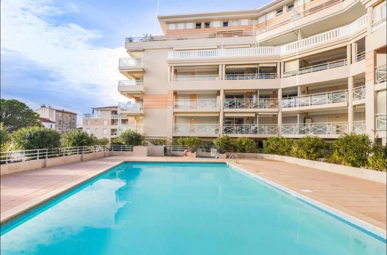 Port Azur Apartment Валорис Екстериор снимка